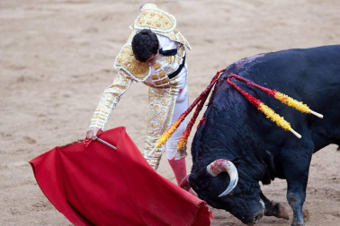 Faena de los toros de la ganadería del Puerto de San Lorenzo para los diestros Paco Ureña, Román y José Garrido.
