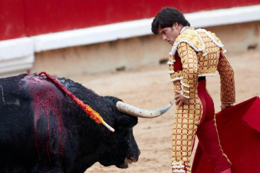 Faena de los toros de la ganadería del Puerto de San Lorenzo para los diestros Paco Ureña, Román y José Garrido.