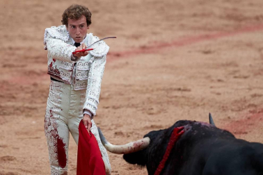 Faena de los toros de la ganadería del Puerto de San Lorenzo para los diestros Paco Ureña, Román y José Garrido.