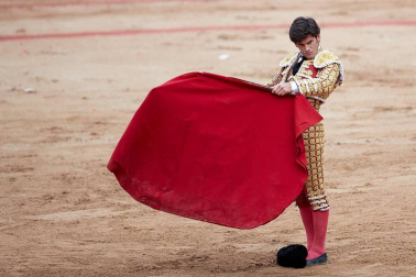 Faena de los toros de la ganadería del Puerto de San Lorenzo para los diestros Paco Ureña, Román y José Garrido.