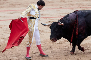 Faena de los toros de la ganadería del Puerto de San Lorenzo para los diestros Paco Ureña, Román y José Garrido.