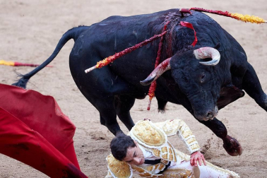 Faena de los toros de la ganadería del Puerto de San Lorenzo para los diestros Paco Ureña, Román y José Garrido.