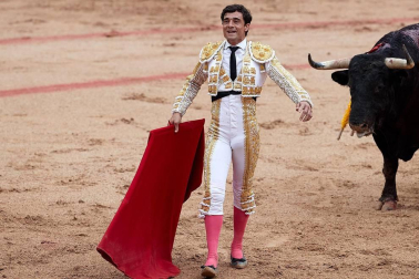 Faena de los toros de la ganadería del Puerto de San Lorenzo para los diestros Paco Ureña, Román y José Garrido.