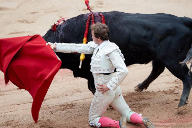 Faena de los toros de la ganadería del Puerto de San Lorenzo para los diestros Paco Ureña, Román y José Garrido.