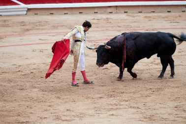 Faena de los toros de la ganadería del Puerto de San Lorenzo para los diestros Paco Ureña, Román y José Garrido.