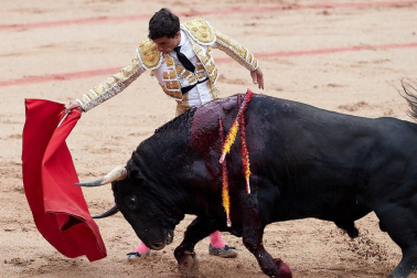 Faena de los toros de la ganadería del Puerto de San Lorenzo para los diestros Paco Ureña, Román y José Garrido.