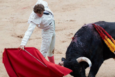 Faena de los toros de la ganadería del Puerto de San Lorenzo para los diestros Paco Ureña, Román y José Garrido.