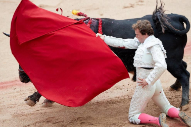 Faena de los toros de la ganadería del Puerto de San Lorenzo para los diestros Paco Ureña, Román y José Garrido.