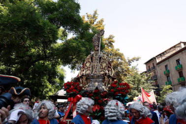 Imágenes de la procesión de San Fermín por las calles de Pamplona, el 7 de julio de 2018.
