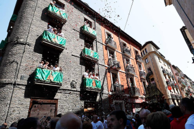 Imágenes de la procesión de San Fermín por las calles de Pamplona, el 7 de julio de 2018.