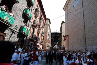 Imágenes de la procesión de San Fermín por las calles de Pamplona, el 7 de julio de 2018.