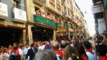 Imágenes de la procesión de San Fermín por las calles de Pamplona, el 7 de julio de 2018.