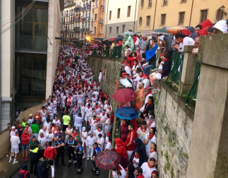 Imágenes del segundo encierro de los Sanfermines 2018, protagonizado por toros de José Escolar