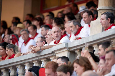 Público asistente a la Plaza de Toros de Pamplona durante la segunda corrida de la Feria del Toro 2018.