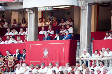 Público asistente a la Plaza de Toros de Pamplona durante la segunda corrida de la Feria del Toro 2018.