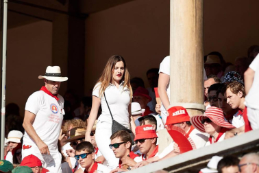 Público asistente a la Plaza de Toros de Pamplona durante la segunda corrida de la Feria del Toro 2018.