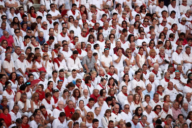 Público asistente a la Plaza de Toros de Pamplona durante la segunda corrida de la Feria del Toro 2018.