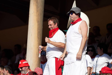Público asistente a la Plaza de Toros de Pamplona durante la segunda corrida de la Feria del Toro 2018.