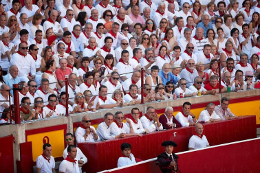 Público asistente a la Plaza de Toros de Pamplona durante la segunda corrida de la Feria del Toro 2018.