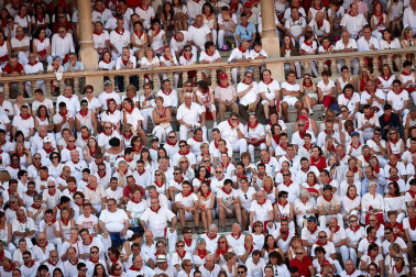 Público asistente a la Plaza de Toros de Pamplona durante la segunda corrida de la Feria del Toro 2018.