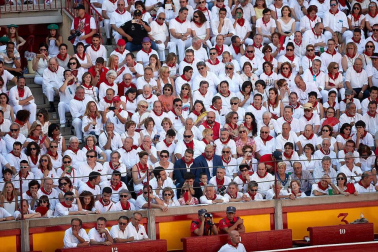 Público asistente a la Plaza de Toros de Pamplona durante la segunda corrida de la Feria del Toro 2018.