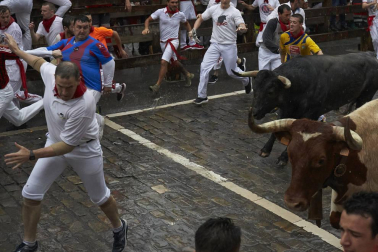 Imágenes del segundo encierro de los Sanfermines 2018, protagonizado por toros de José Escolar