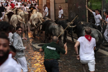 Imágenes del segundo encierro de los Sanfermines 2018, protagonizado por toros de José Escolar