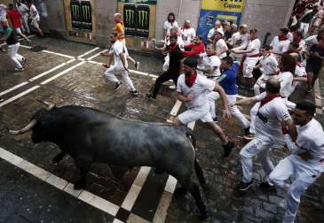 Imágenes del segundo encierro de los Sanfermines 2018, protagonizado por toros de José Escolar