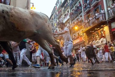 Imágenes del segundo encierro de los Sanfermines 2018, protagonizado por toros de José Escolar