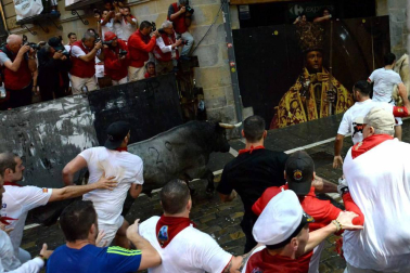 Imágenes del segundo encierro de los Sanfermines 2018, protagonizado por toros de José Escolar