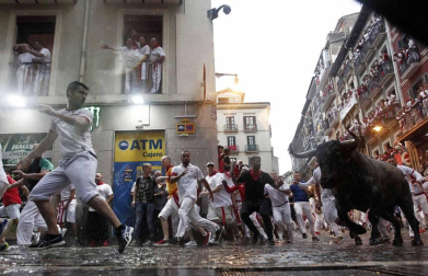 Imágenes del segundo encierro de los Sanfermines 2018, protagonizado por toros de José Escolar