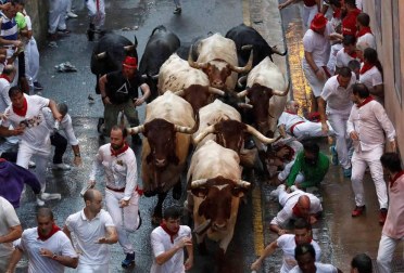 Imágenes del segundo encierro de los Sanfermines 2018, protagonizado por toros de José Escolar