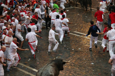 Imágenes del segundo encierro de los Sanfermines 2018, protagonizado por toros de José Escolar