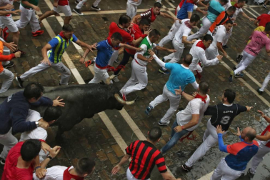 Imágenes del segundo encierro de los Sanfermines 2018, protagonizado por toros de José Escolar