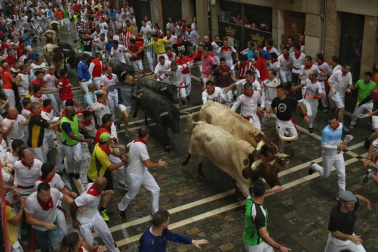 Imágenes del segundo encierro de los Sanfermines 2018, protagonizado por toros de José Escolar