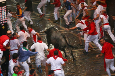 Imágenes del segundo encierro de los Sanfermines 2018, protagonizado por toros de José Escolar