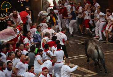 Imágenes del segundo encierro de los Sanfermines 2018, protagonizado por toros de José Escolar