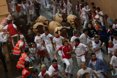 Imágenes del segundo encierro de los Sanfermines 2018, protagonizado por toros de José Escolar
