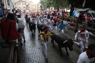Imágenes del segundo encierro de los Sanfermines 2018, protagonizado por toros de José Escolar