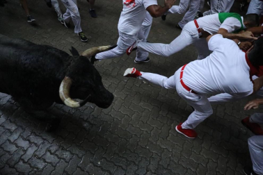 Imágenes del segundo encierro de los Sanfermines 2018, protagonizado por toros de José Escolar