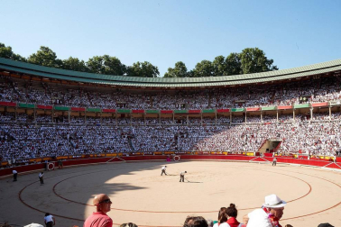 Faena de los toros de la ganadería del José Escolar para los diestros Javier Castaño, Emilio de Justo y Gonzalo Caballero.