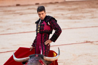 Faena de los toros de la ganadería del José Escolar para los diestros Javier Castaño, Emilio de Justo y Gonzalo Caballero.