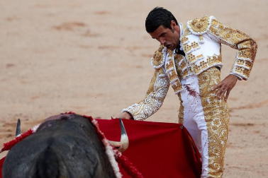 Faena de los toros de la ganadería del José Escolar para los diestros Javier Castaño, Emilio de Justo y Gonzalo Caballero.