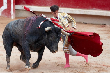 Faena de los toros de la ganadería del José Escolar para los diestros Javier Castaño, Emilio de Justo y Gonzalo Caballero.