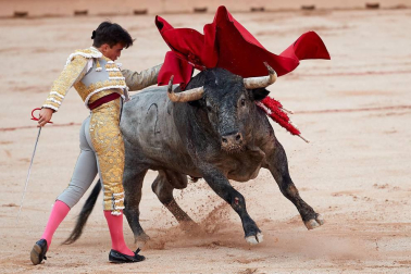 Faena de los toros de la ganadería del José Escolar para los diestros Javier Castaño, Emilio de Justo y Gonzalo Caballero.