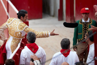 Faena de los toros de la ganadería del José Escolar para los diestros Javier Castaño, Emilio de Justo y Gonzalo Caballero.