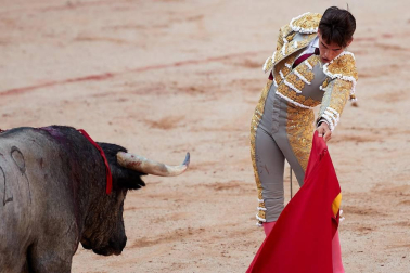 Faena de los toros de la ganadería del José Escolar para los diestros Javier Castaño, Emilio de Justo y Gonzalo Caballero.