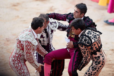 Faena de los toros de la ganadería del José Escolar para los diestros Javier Castaño, Emilio de Justo y Gonzalo Caballero.