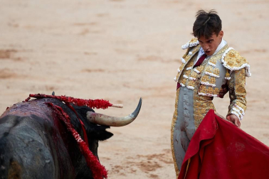 Faena de los toros de la ganadería del José Escolar para los diestros Javier Castaño, Emilio de Justo y Gonzalo Caballero.