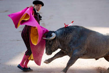 Faena de los toros de la ganadería del José Escolar para los diestros Javier Castaño, Emilio de Justo y Gonzalo Caballero.